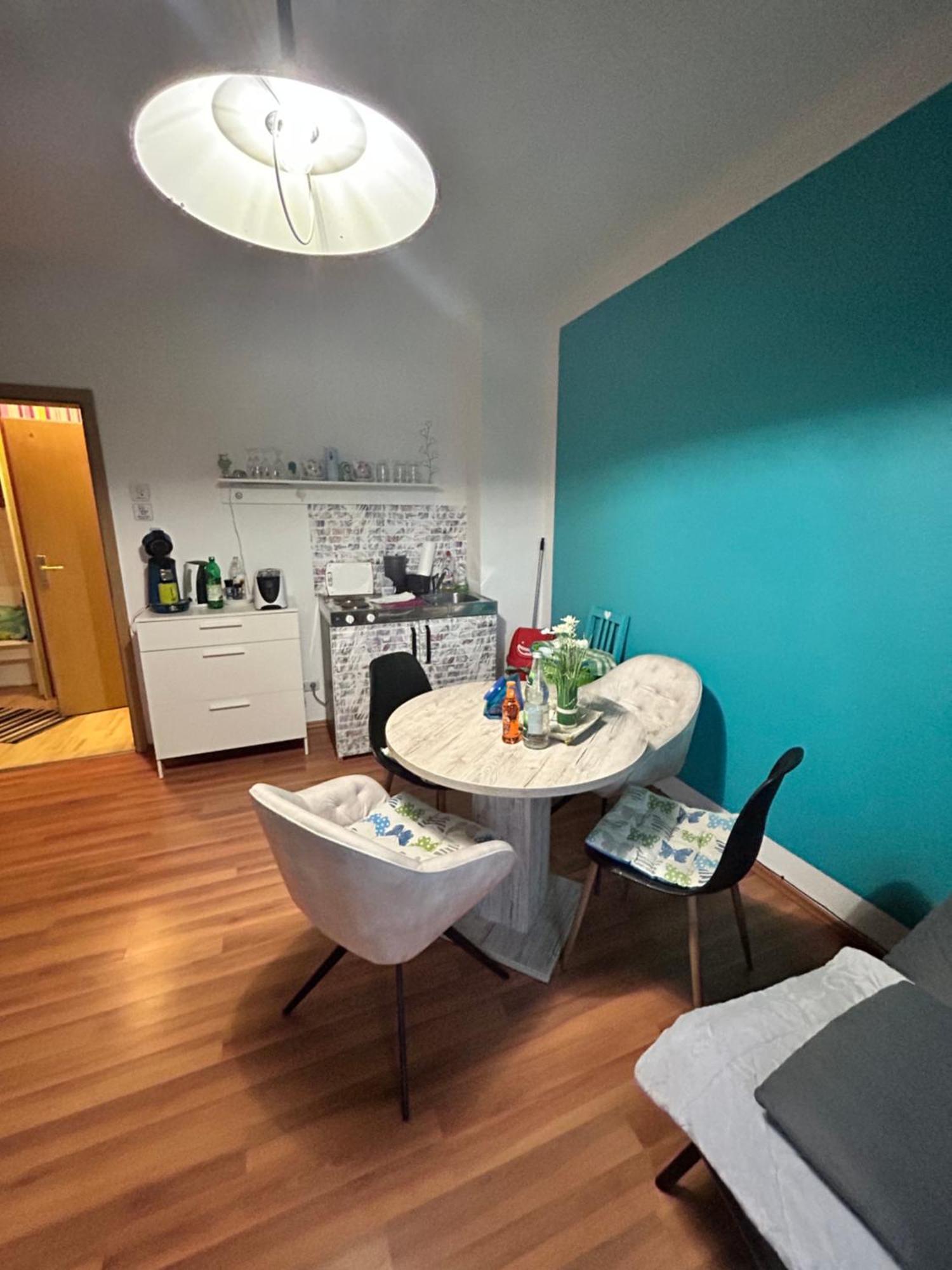 Ferienwohnung Happyhome Bahnhofnah Gemuetlich Familiaer Arnstadt Esterno foto